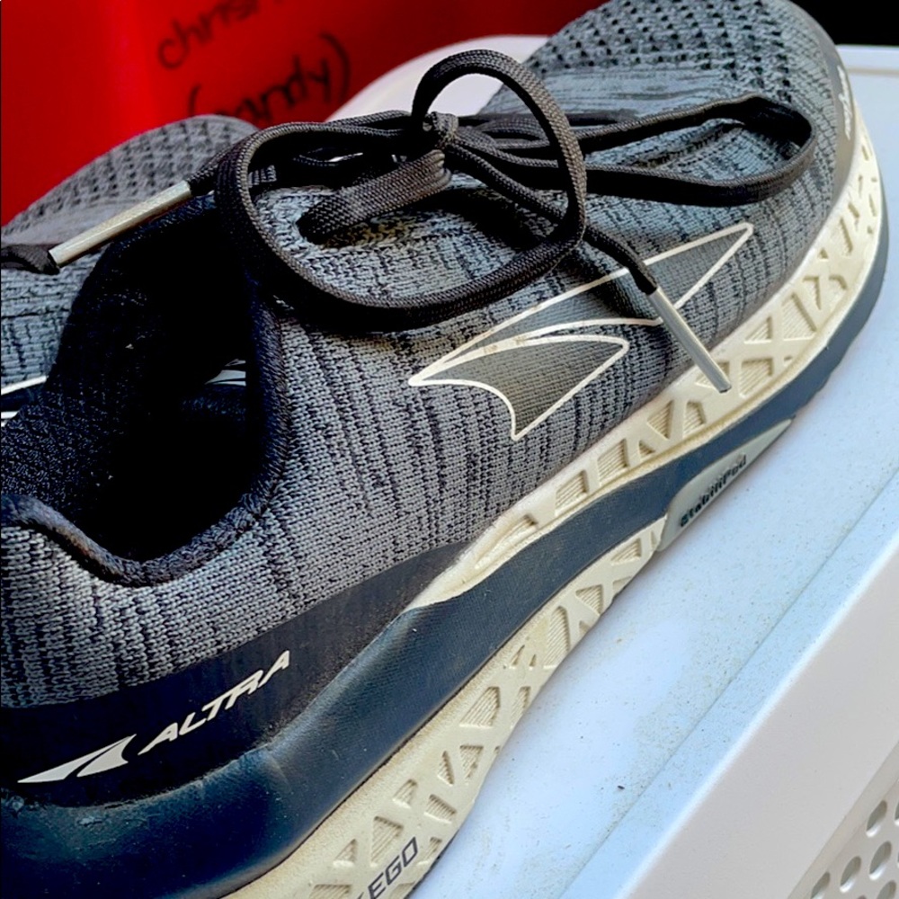 Women’s Paradigm Altra- size 8